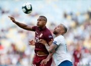 -法国血洗智利，阿奎罗送出助攻的简单介绍