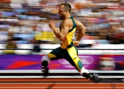 九游体育-快船强行终结黄蜂连胜，班凯罗压制级发挥定乾坤